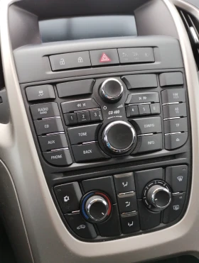 Opel Astra Sports Tourer, снимка 6