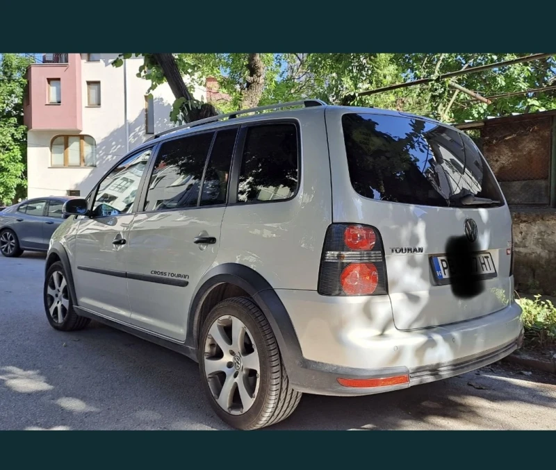 VW Touran Cross DSG TSI, снимка 3 - Автомобили и джипове - 47542972