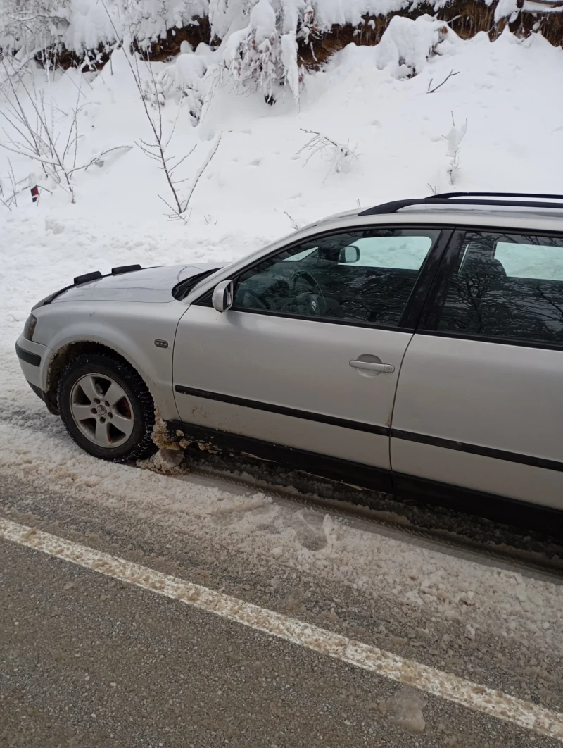 VW Passat, снимка 3 - Автомобили и джипове - 48619667