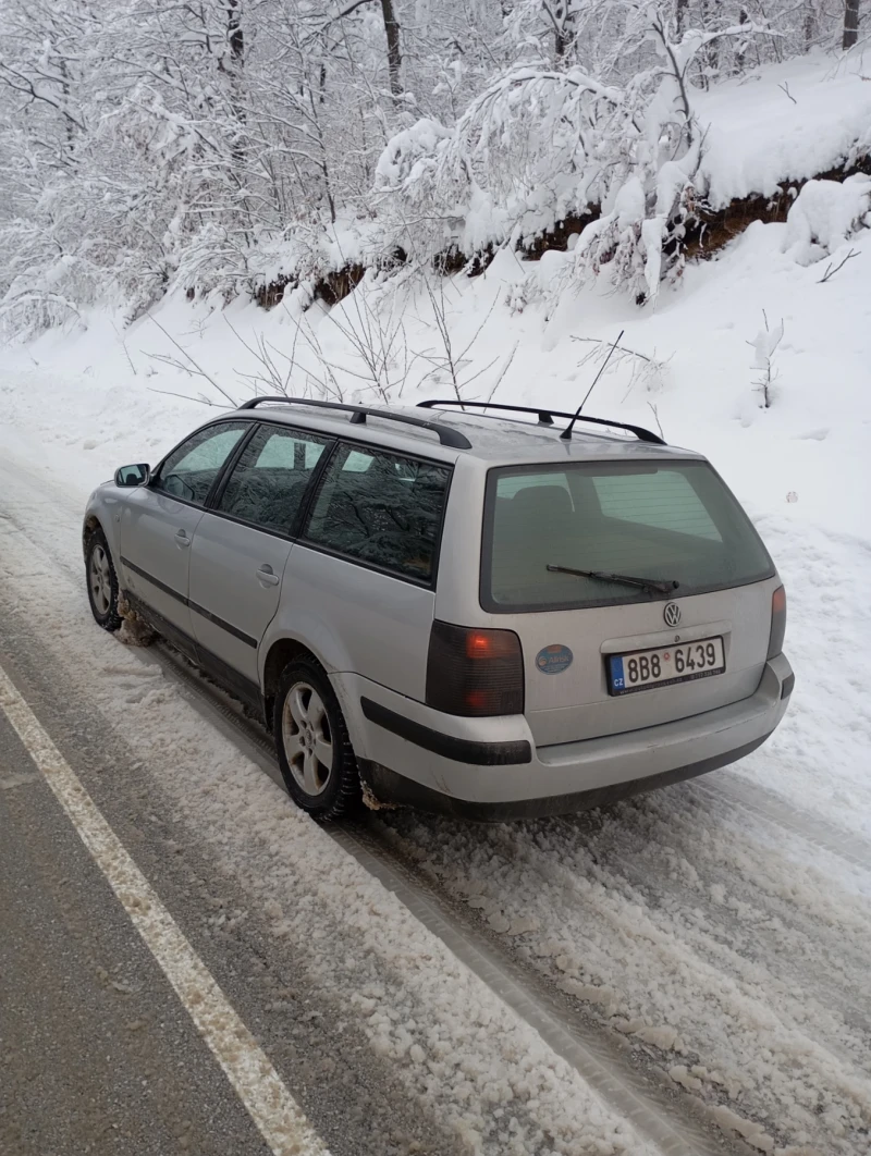 VW Passat, снимка 4 - Автомобили и джипове - 48619667