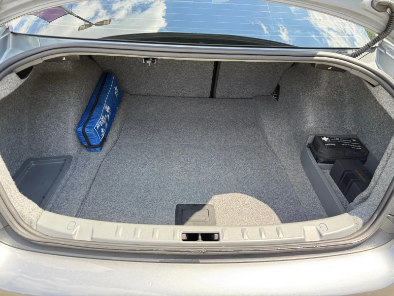 BMW 320 Navi* CarPlay* Avtomat* Кожа, снимка 11 - Автомобили и джипове - 52651550