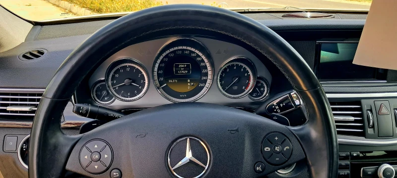 Mercedes-Benz E 350 КатоНов* 306HP* 4Matic, снимка 16 - Автомобили и джипове - 51234561