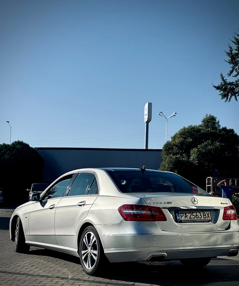 Mercedes-Benz E 350, снимка 2 - Автомобили и джипове - 51814359