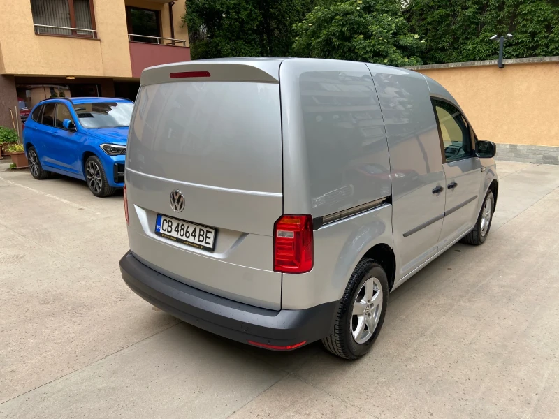 VW Caddy, снимка 4 - Автомобили и джипове - 52360690
