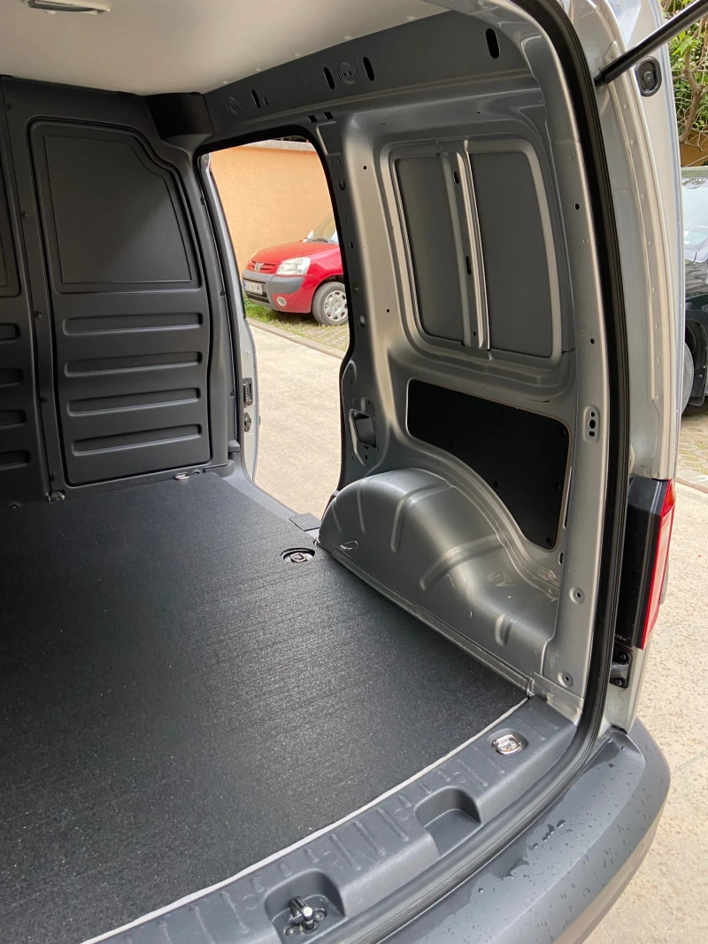 VW Caddy, снимка 14 - Автомобили и джипове - 52360690