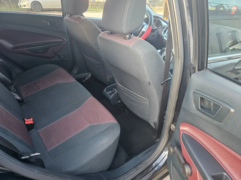 Ford Fiesta Газ-инж-Гаражна, снимка 13 - Автомобили и джипове - 52920071