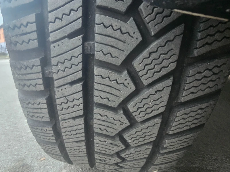 Ford Fiesta Газ-инж-Гаражна, снимка 11 - Автомобили и джипове - 52920071