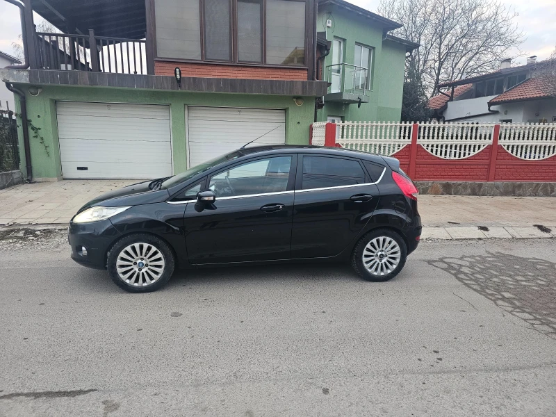 Ford Fiesta Газ-инж-Гаражна, снимка 3 - Автомобили и джипове - 52920071