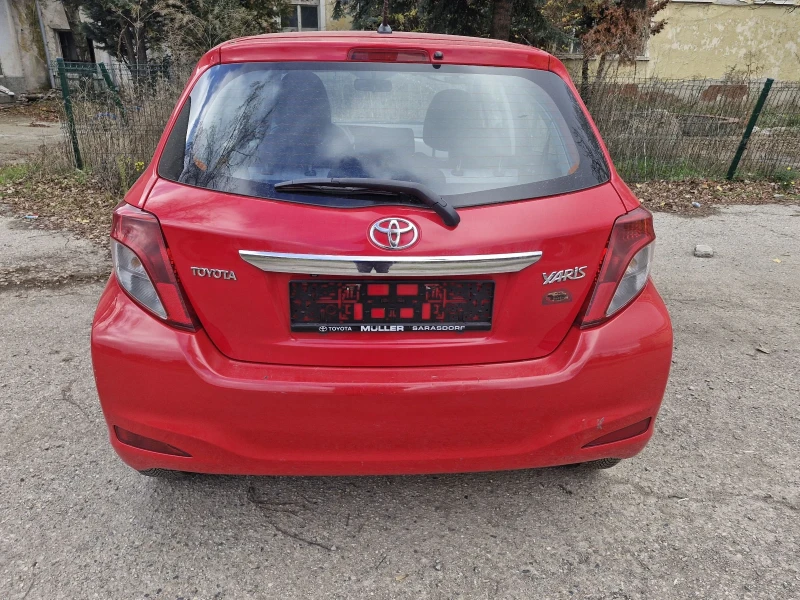 Toyota Yaris 1.0 , снимка 3 - Автомобили и джипове - 53486155