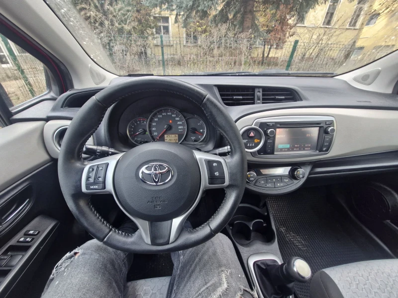 Toyota Yaris 1.0 , снимка 10 - Автомобили и джипове - 53486155