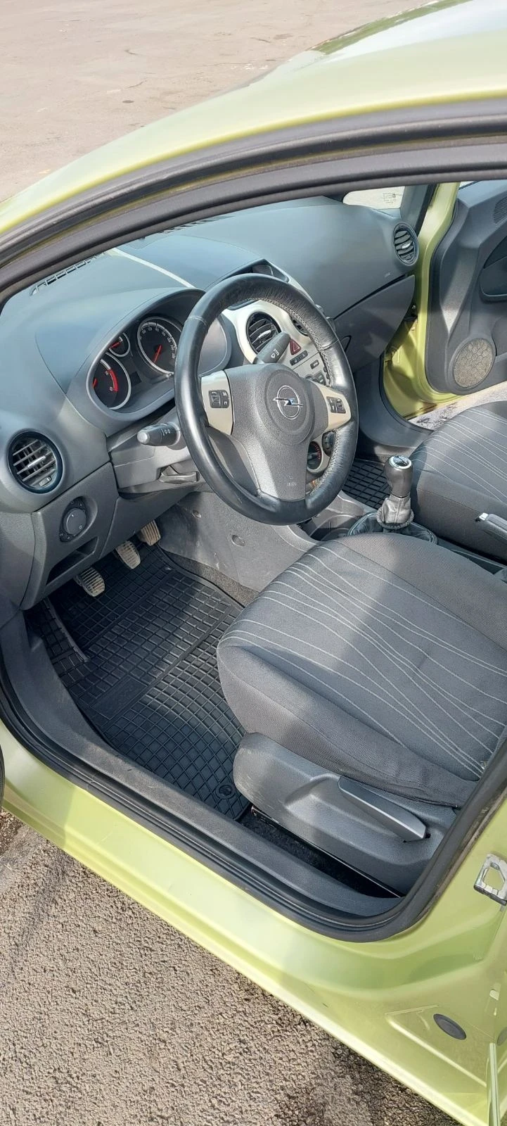 Opel Corsa, снимка 2 - Автомобили и джипове - 47412154