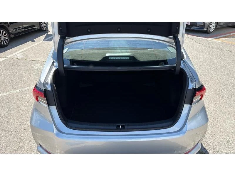 Toyota Corolla SDN 1.8HSD Executive, снимка 10 - Автомобили и джипове - 54708021