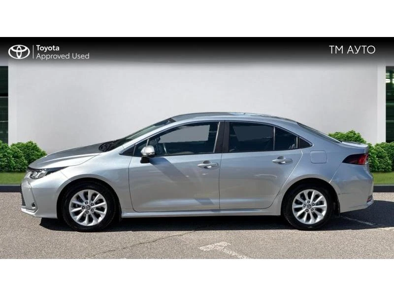 Toyota Corolla SDN 1.8HSD Executive, снимка 3 - Автомобили и джипове - 54708021