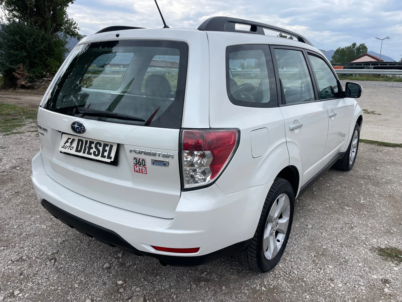 Subaru Forester 2.0TDI-4x4-KAMERA-ITALIA - изображение 8