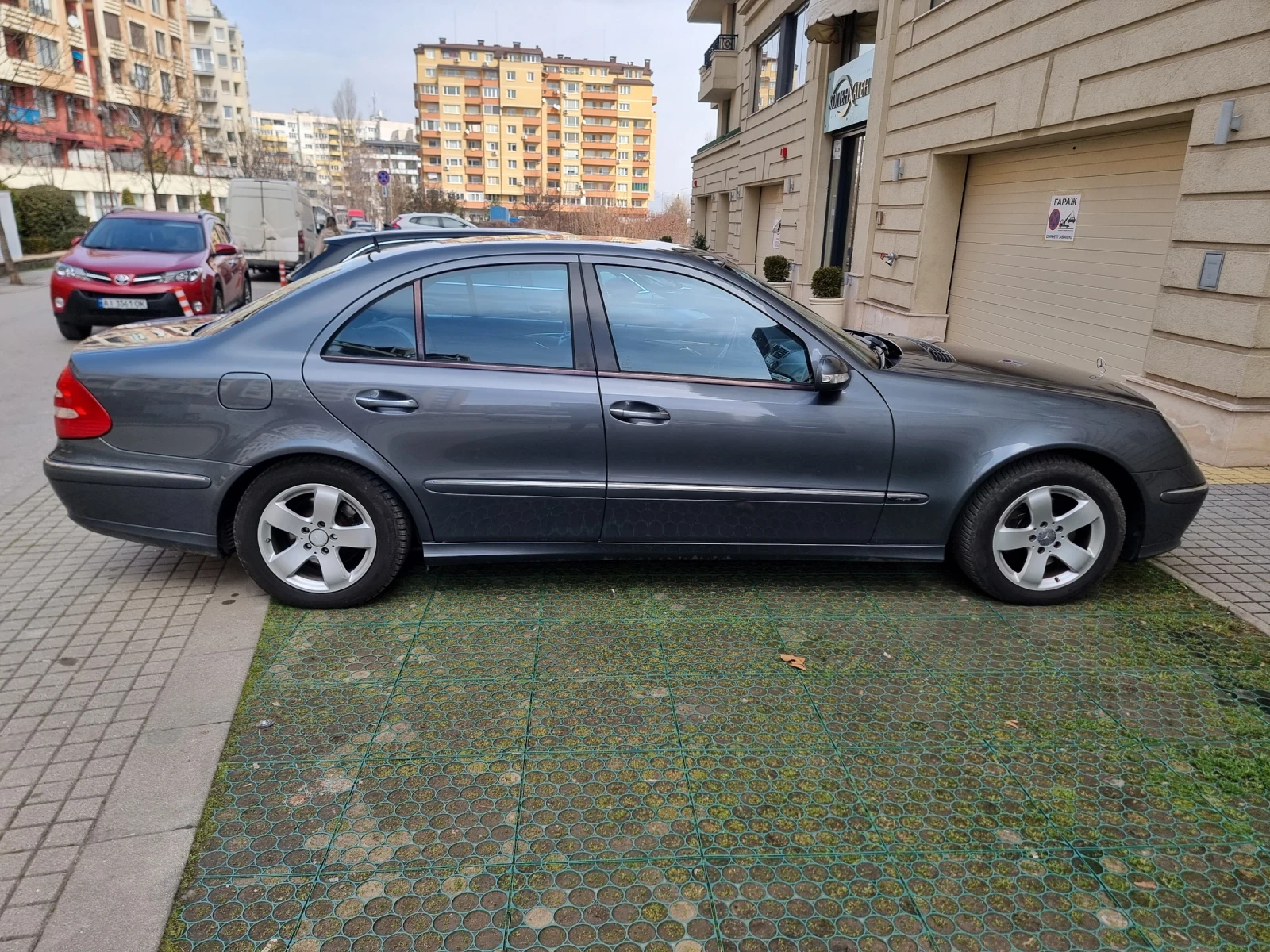 Mercedes-Benz E 350 Mercedes-Benz E 350 4MATIC Автомат - изображение 4