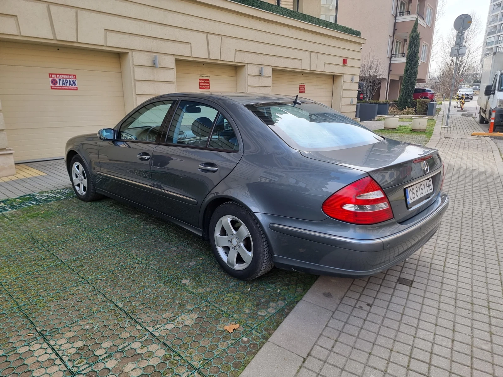 Mercedes-Benz E 350 Mercedes-Benz E 350 4MATIC Автомат - изображение 7