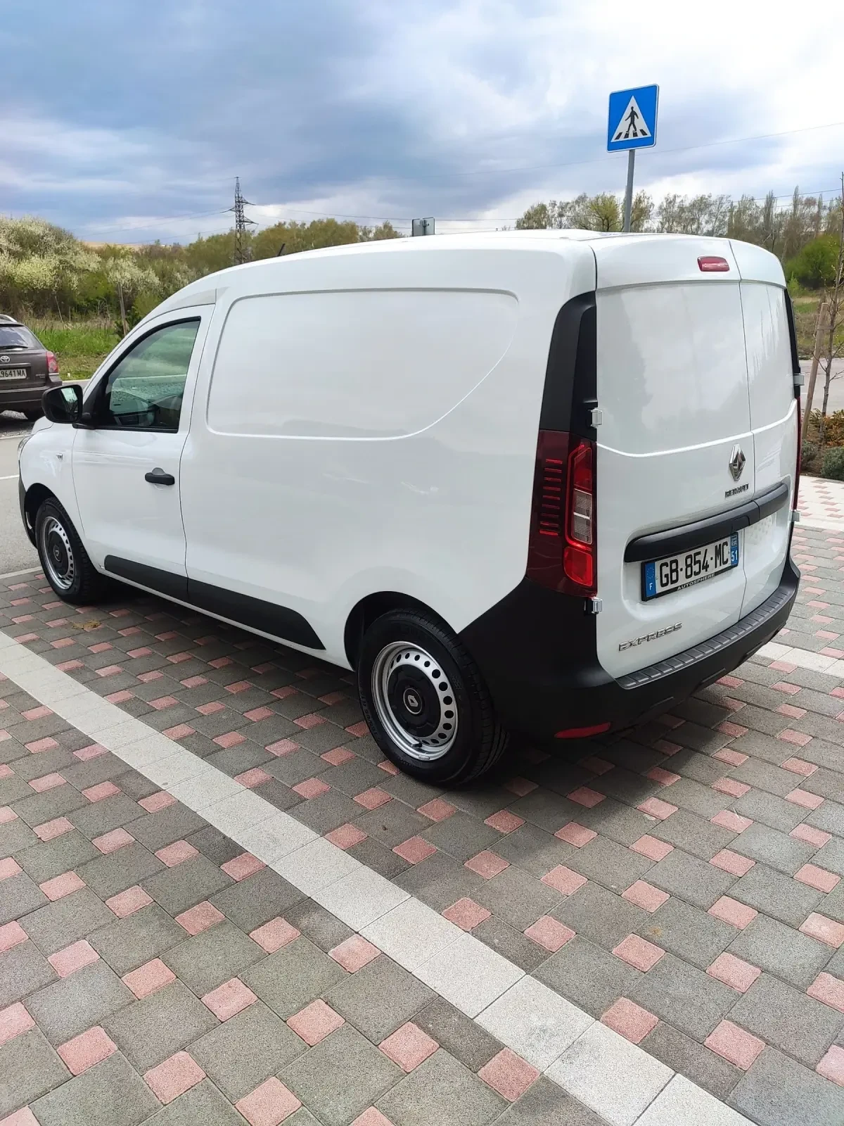 Renault Express 35700км EURO 6 - изображение 3