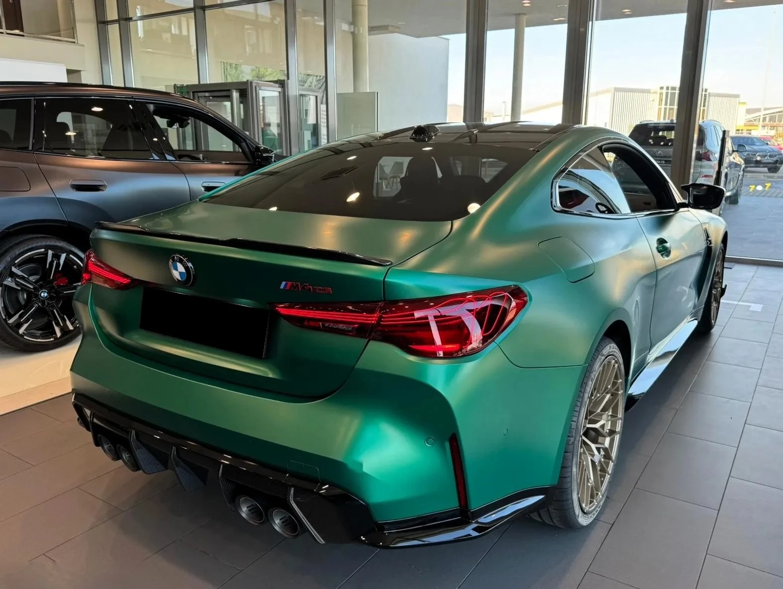 BMW M4 CS xDrive  - изображение 2