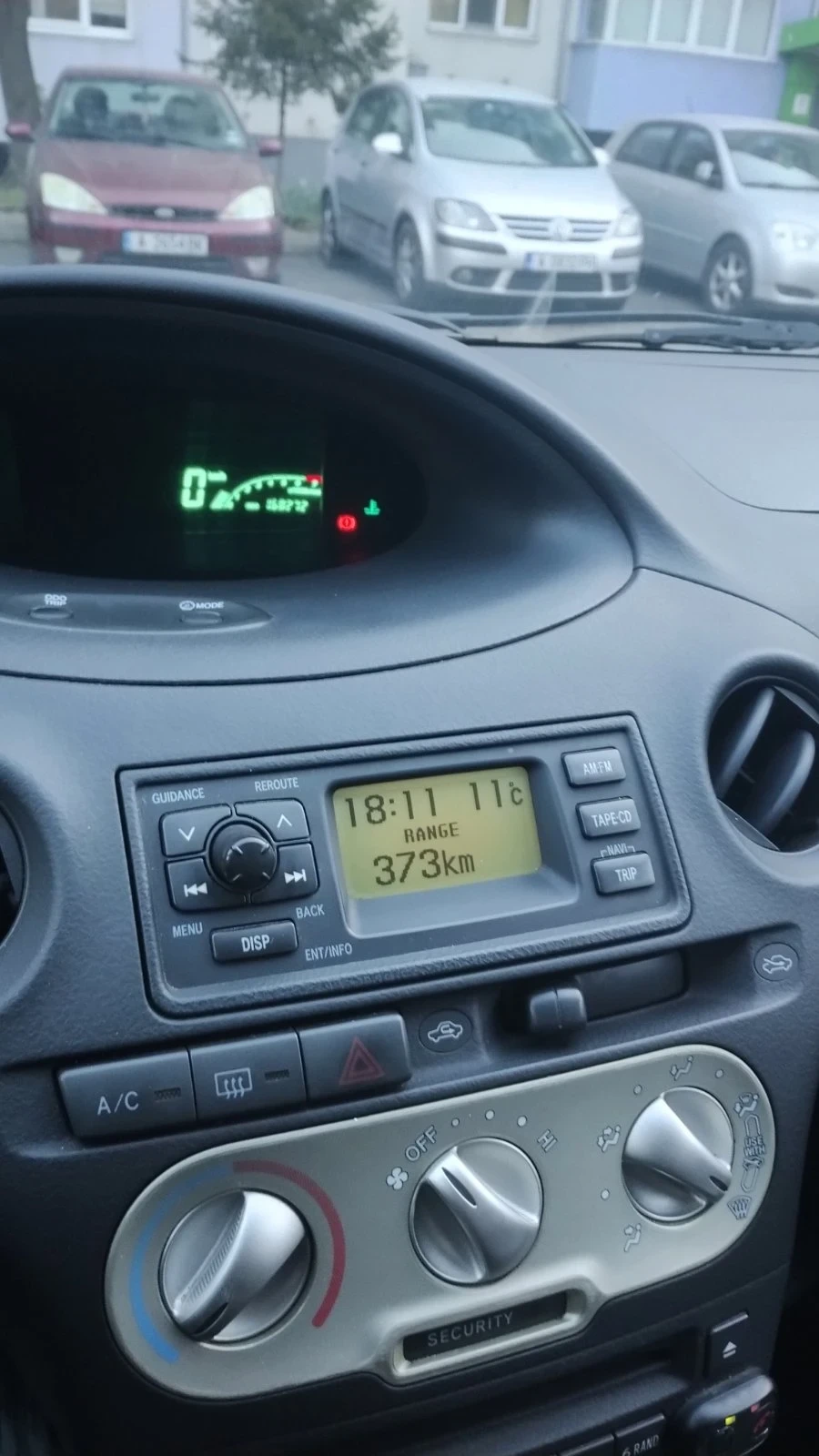 Toyota Yaris  - изображение 8