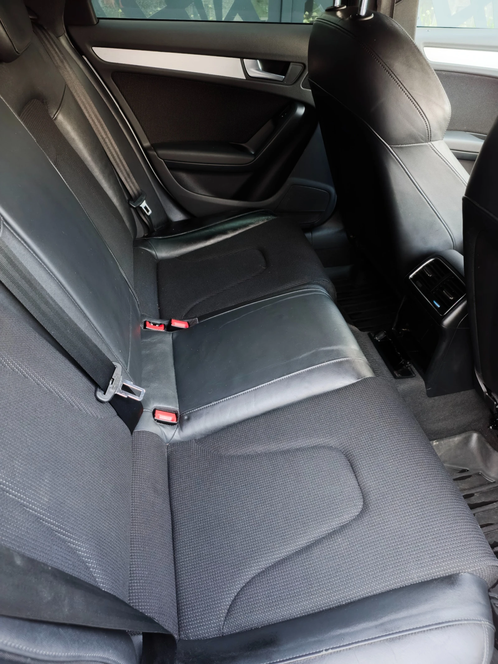 Audi A4 b8 S-line+ Автоматик 2.00tdi 143к.с., снимка 6 - Автомобили и джипове - 54038422