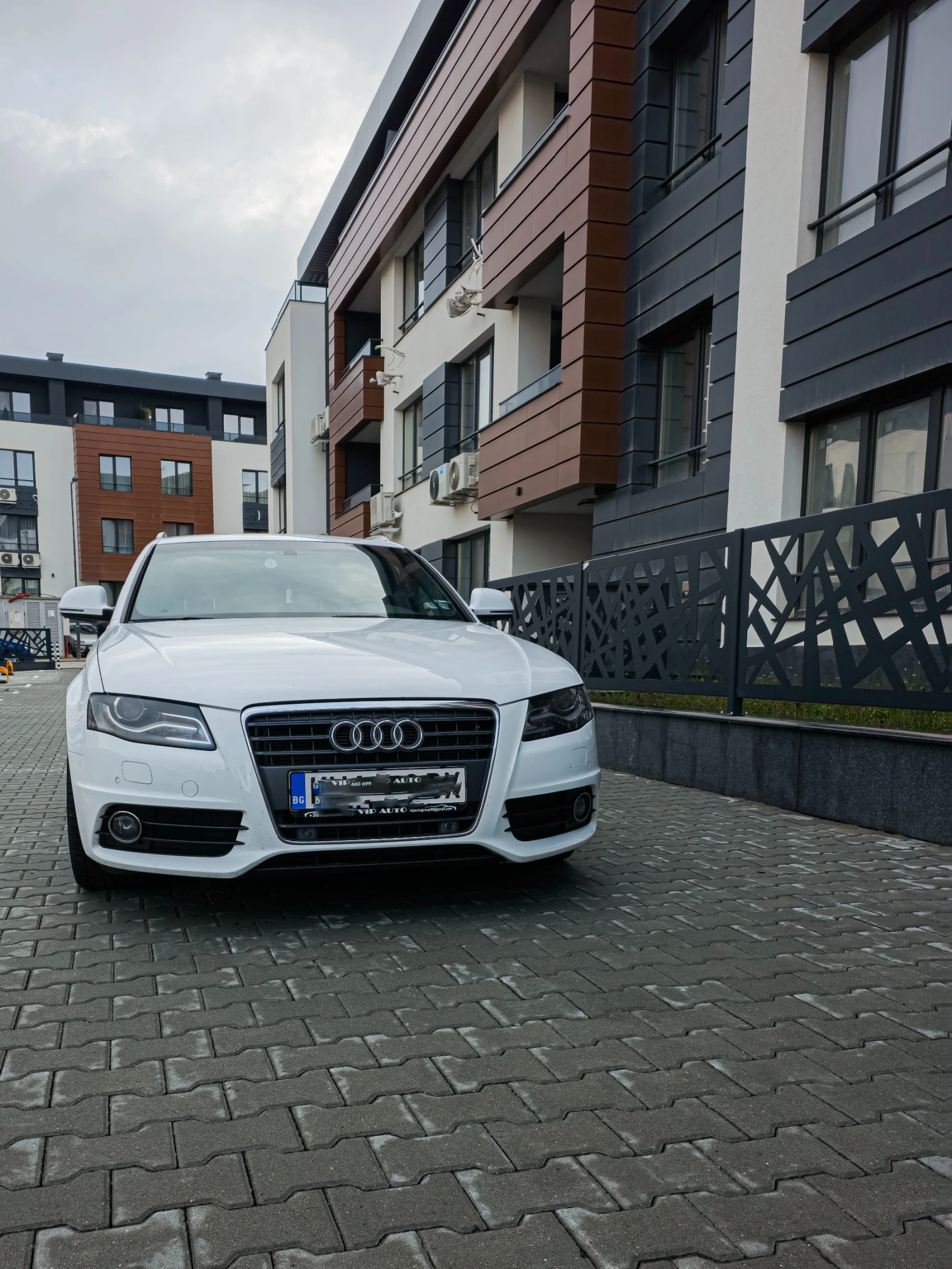 Audi A4 b8 S-line+ Автоматик 2.00tdi 143к.с., снимка 2 - Автомобили и джипове - 54038422