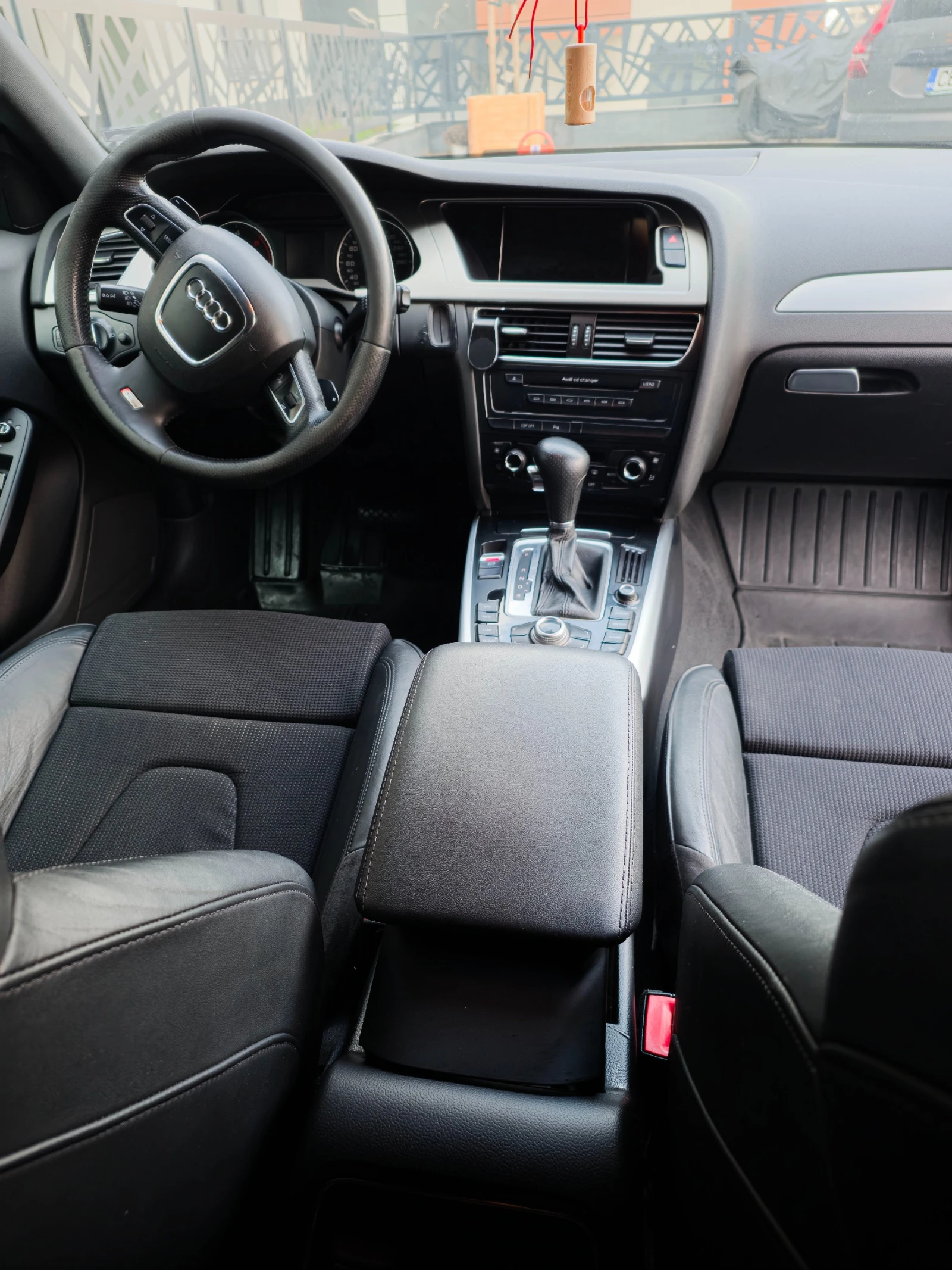 Audi A4 b8 S-line+ Автоматик 2.00tdi 143к.с., снимка 11 - Автомобили и джипове - 54038422