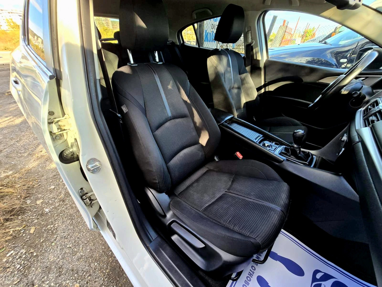 Mazda 3 КАТО НОВ/ФУЛ ЕКСТРИ/2.0i/SKYACTIV, снимка 16 - Автомобили и джипове - 54666339
