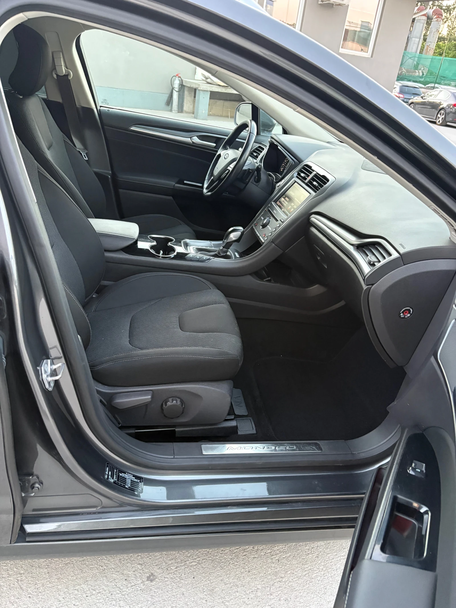 Ford Mondeo Titanium 2.0 TDCI 150kc Automatic, снимка 16 - Автомобили и джипове - 54992970
