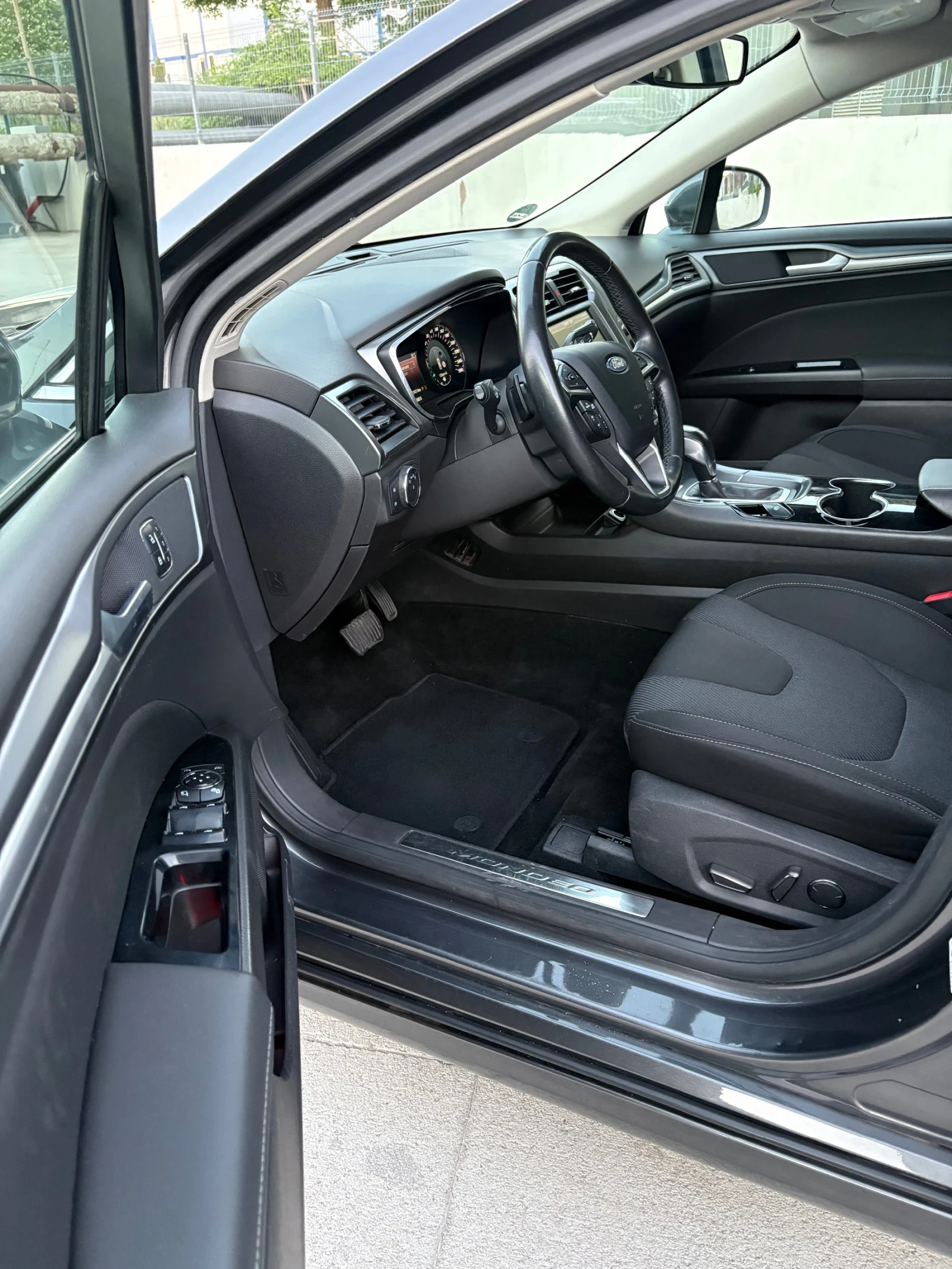 Ford Mondeo Titanium 2.0 TDCI 150kc Automatic, снимка 13 - Автомобили и джипове - 54992970
