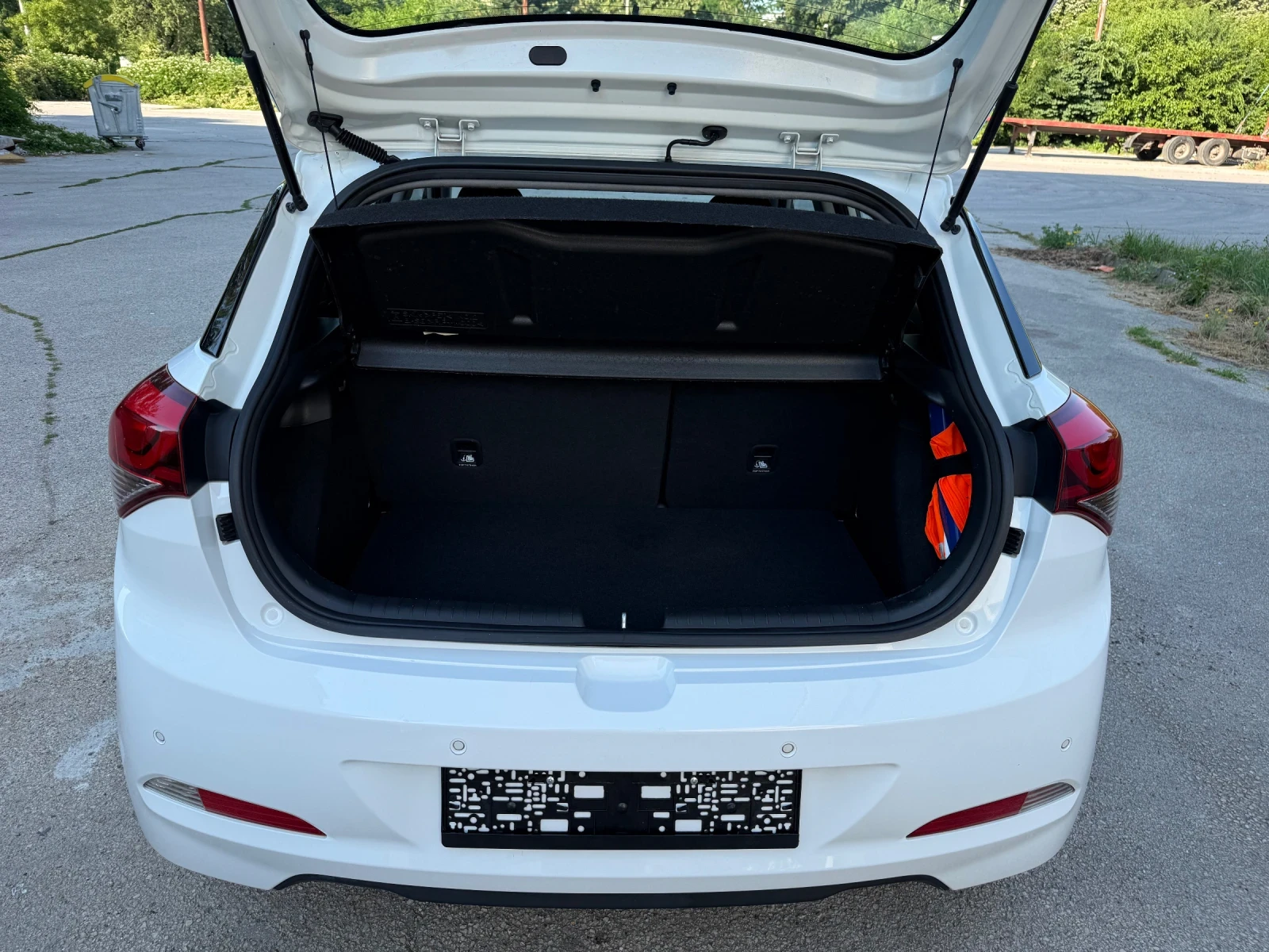 Hyundai I20, снимка 16 - Автомобили и джипове - 55105836