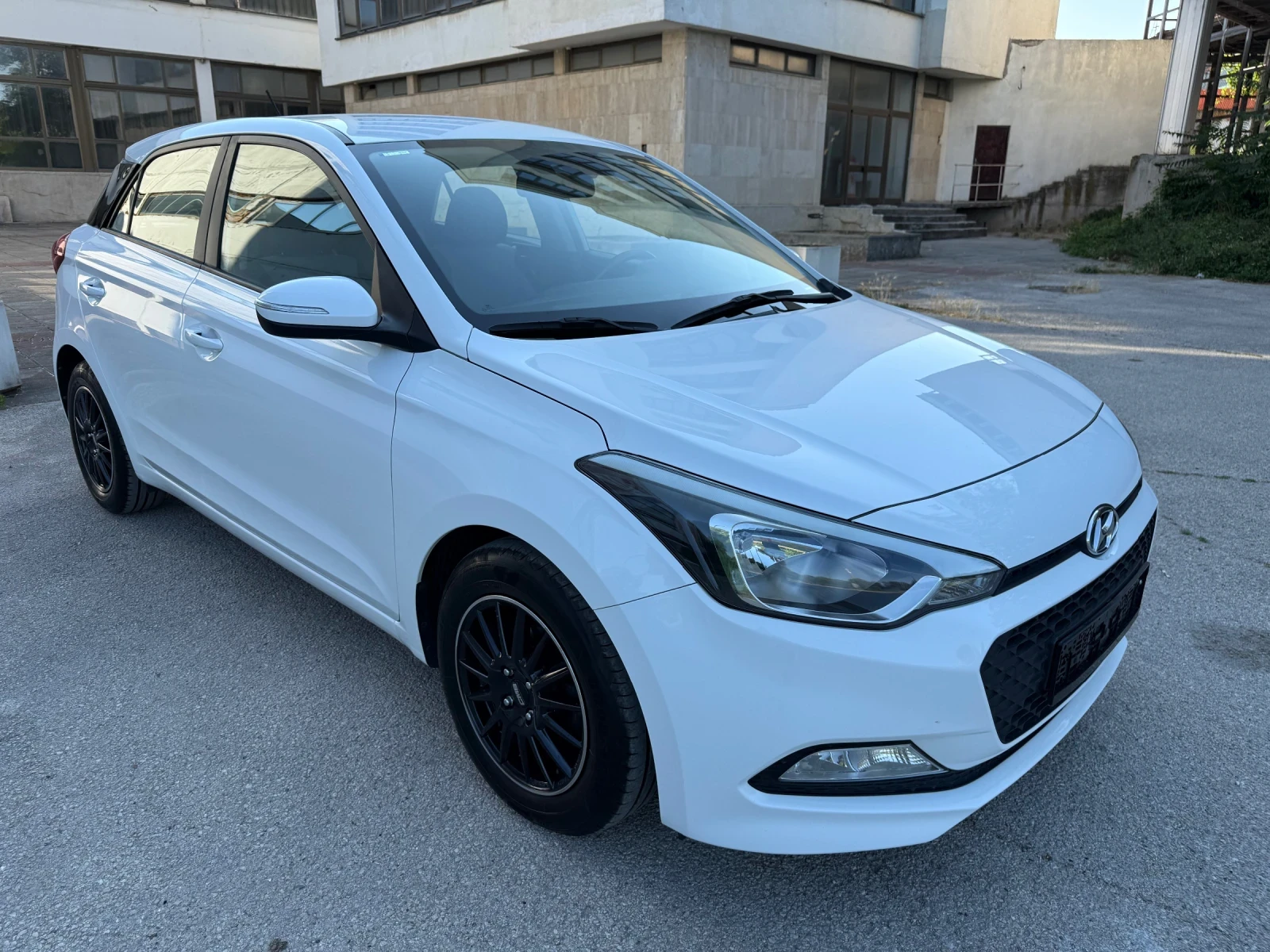 Hyundai I20, снимка 2 - Автомобили и джипове - 55105836
