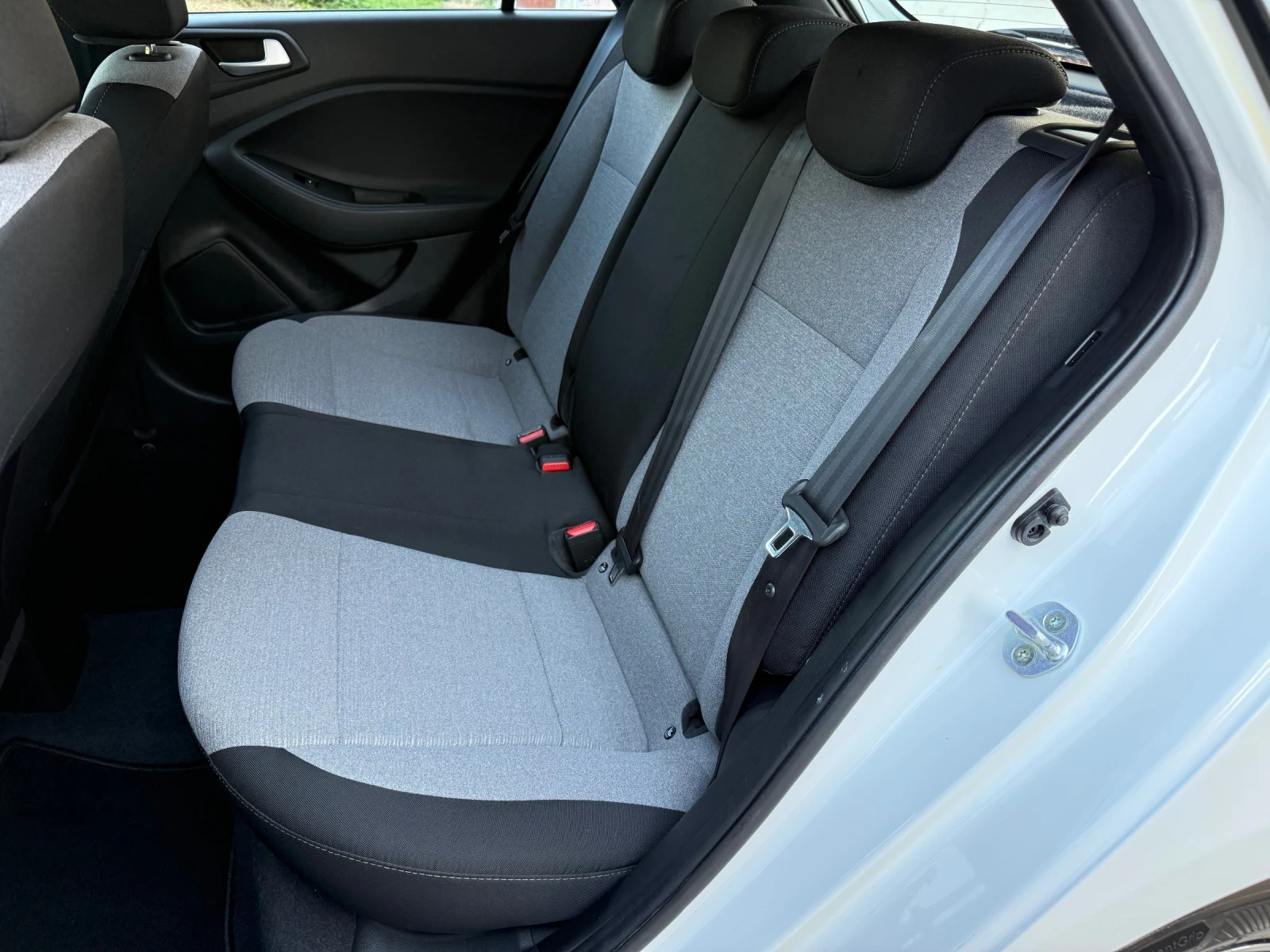 Hyundai I20, снимка 12 - Автомобили и джипове - 55105836