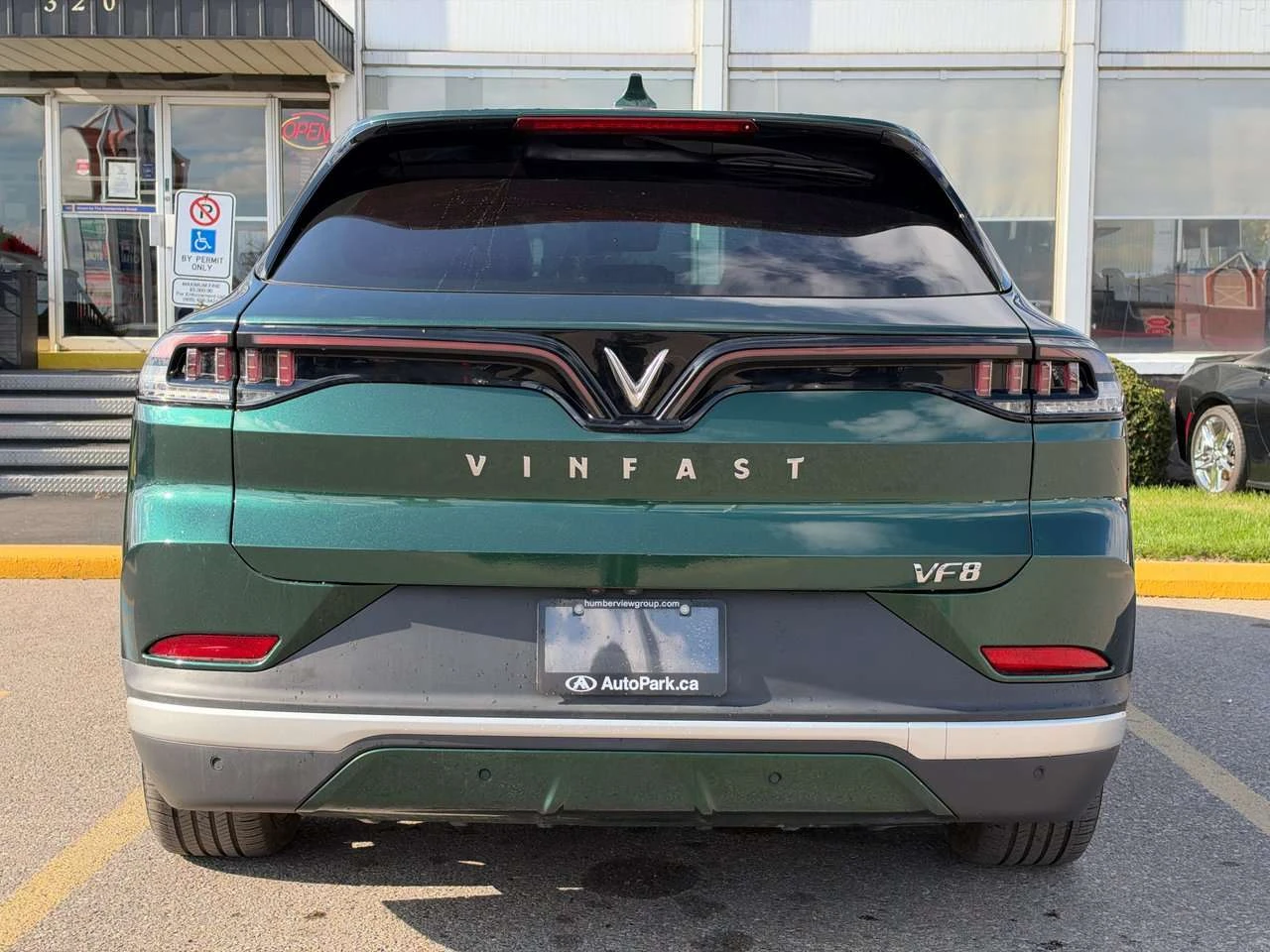 VinFast VF8 Plus AWD Leather Seats | Cooled & Heated Front and, снимка 4 - Автомобили и джипове - 56636847