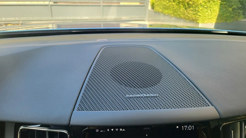 Volvo XC60 R-design -Mild Hybrid, снимка 14 - Автомобили и джипове - 51316037