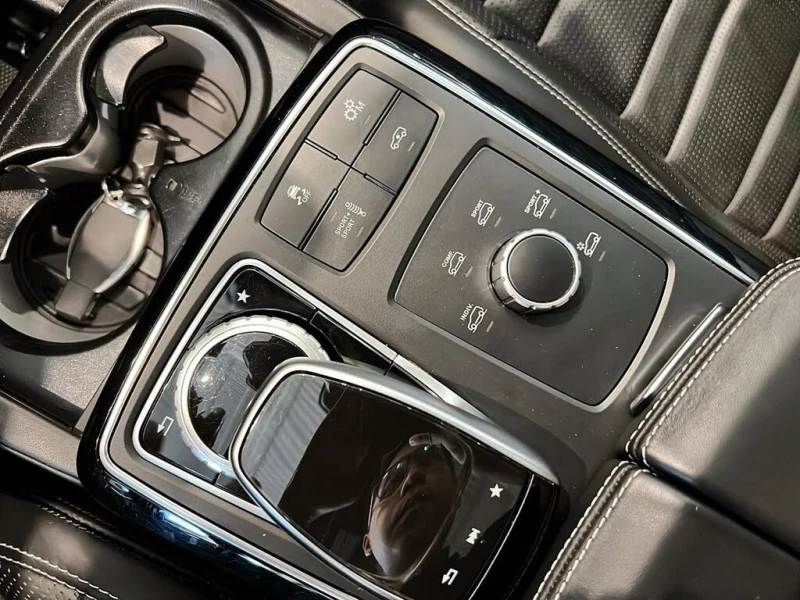 Mercedes-Benz GLE 63 S AMG COUPE/FULL/ПРЕДСТАВИТЕЛСТВО, снимка 10 - Автомобили и джипове - 52629259