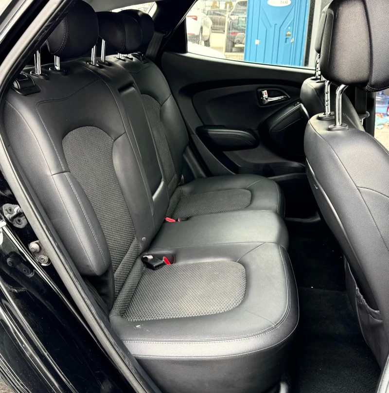 Hyundai IX35 1.7 CRDI, снимка 12 - Автомобили и джипове - 53122531