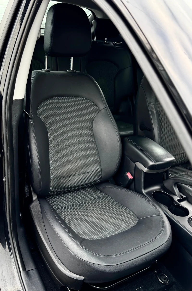 Hyundai IX35 1.7 CRDI, снимка 10 - Автомобили и джипове - 53122531