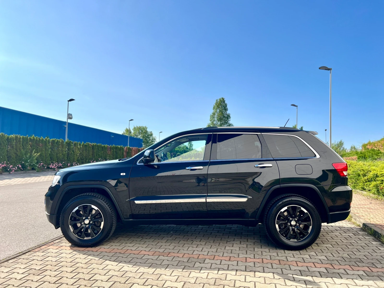 Jeep Grand cherokee 3.0CRDI-Overland-FULL-лизинг през Уникредит  - изображение 5