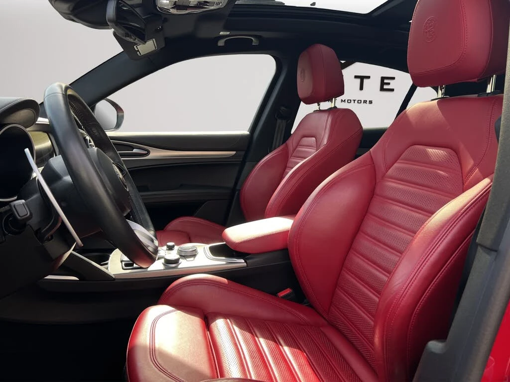 Alfa Romeo Stelvio * VELOCE* AWD* КРАЙНА* ЦЕНА* , снимка 10 - Автомобили и джипове - 54158560