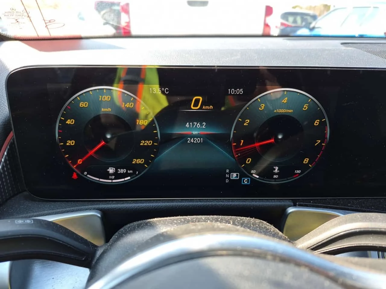 Mercedes-Benz GLB 250| 360 КАМЕРИ| ДВА ЧИФТА ГУМИ| , снимка 9 - Автомобили и джипове - 54163824