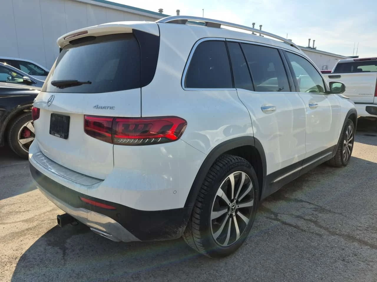 Mercedes-Benz GLB 250| 360 КАМЕРИ| ДВА ЧИФТА ГУМИ| , снимка 3 - Автомобили и джипове - 54163824