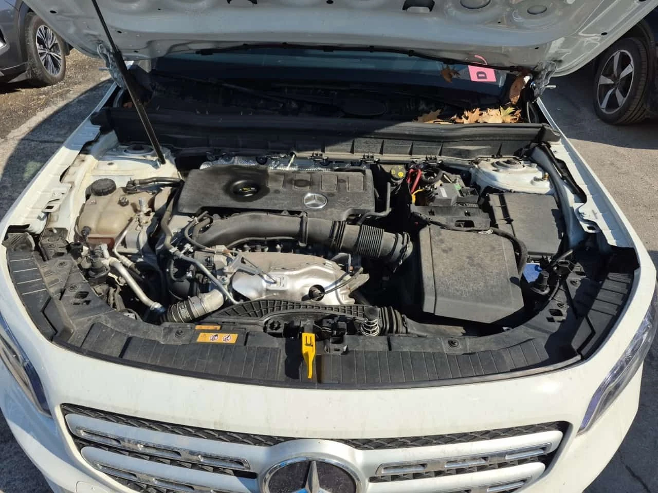 Mercedes-Benz GLB 250| 360 КАМЕРИ| ДВА ЧИФТА ГУМИ| , снимка 15 - Автомобили и джипове - 54163824