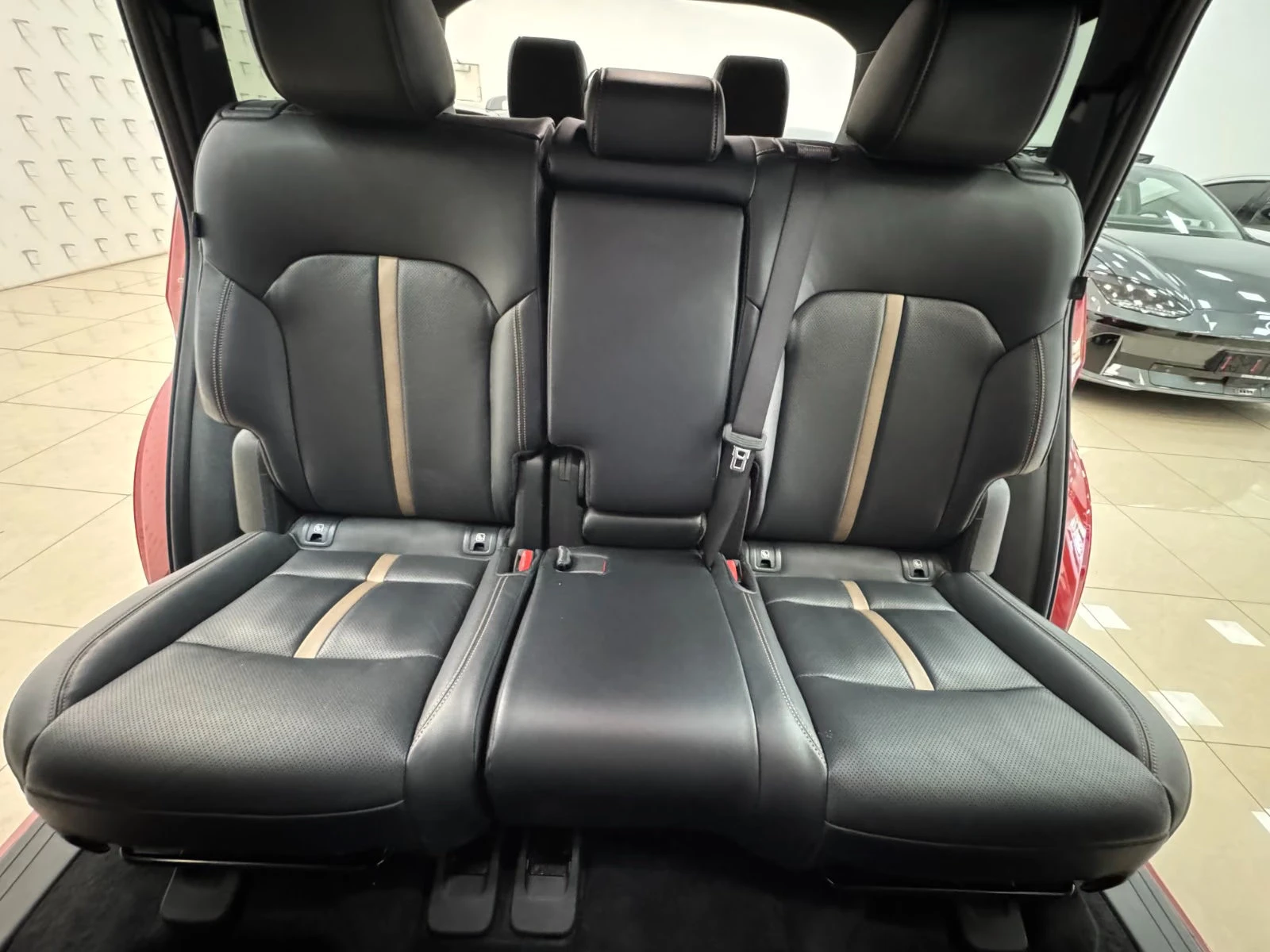 Mazda CX-80 PHEV/4X4/327HP/HOMURA/360/DIGITAL/LED/710z, снимка 13 - Автомобили и джипове - 55560010