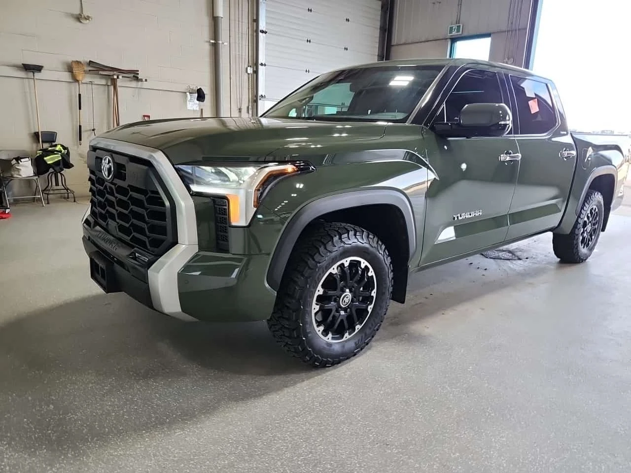 Toyota Tundra * LIMITED CREW CAB SHORT BED * CARFAX *  | Mobile.bg � ����������� 1