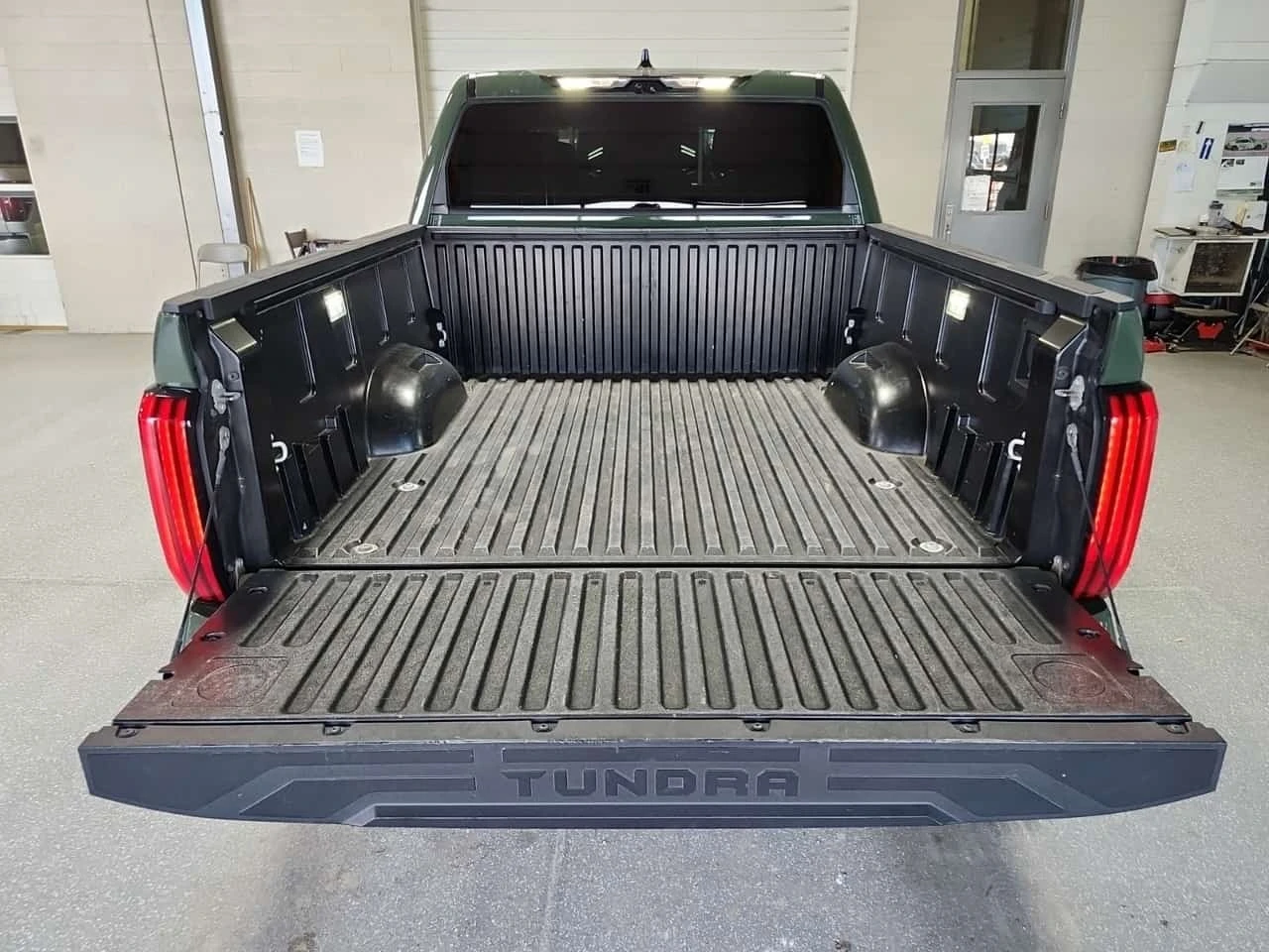 Toyota Tundra * LIMITED CREW CAB SHORT BED * CARFAX *  | Mobile.bg � ����������� 14
