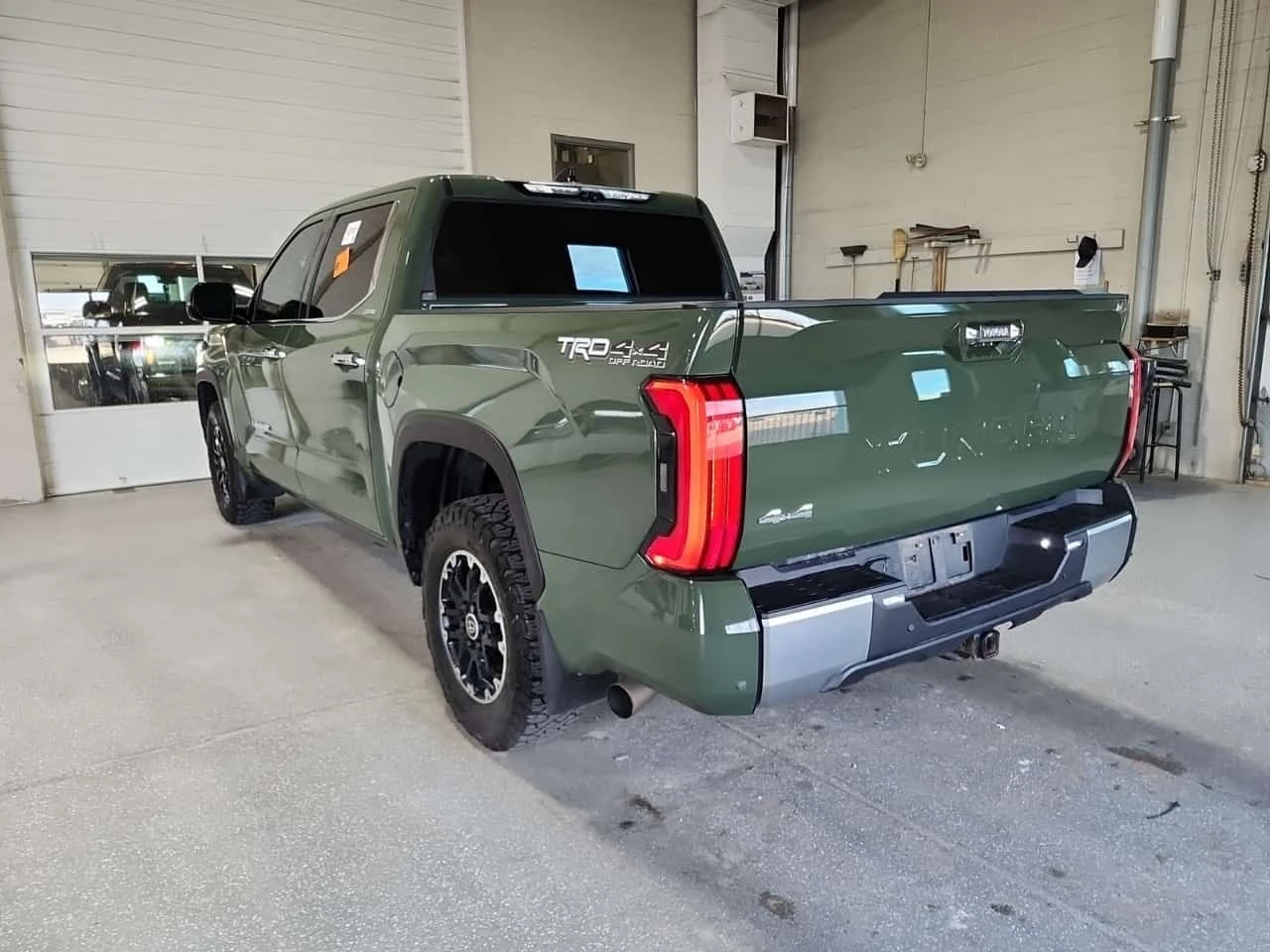 Toyota Tundra * LIMITED CREW CAB SHORT BED * CARFAX *  | Mobile.bg � ����������� 4