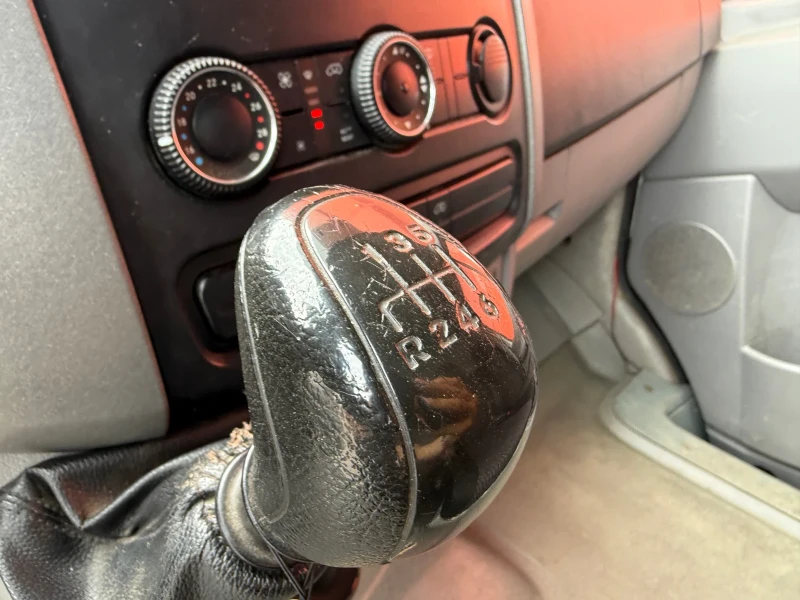 Mercedes-Benz Sprinter САМОСВАЛ* КЛИМАТИК* 646* УНИКАТ, снимка 12 - Бусове и автобуси - 51482661