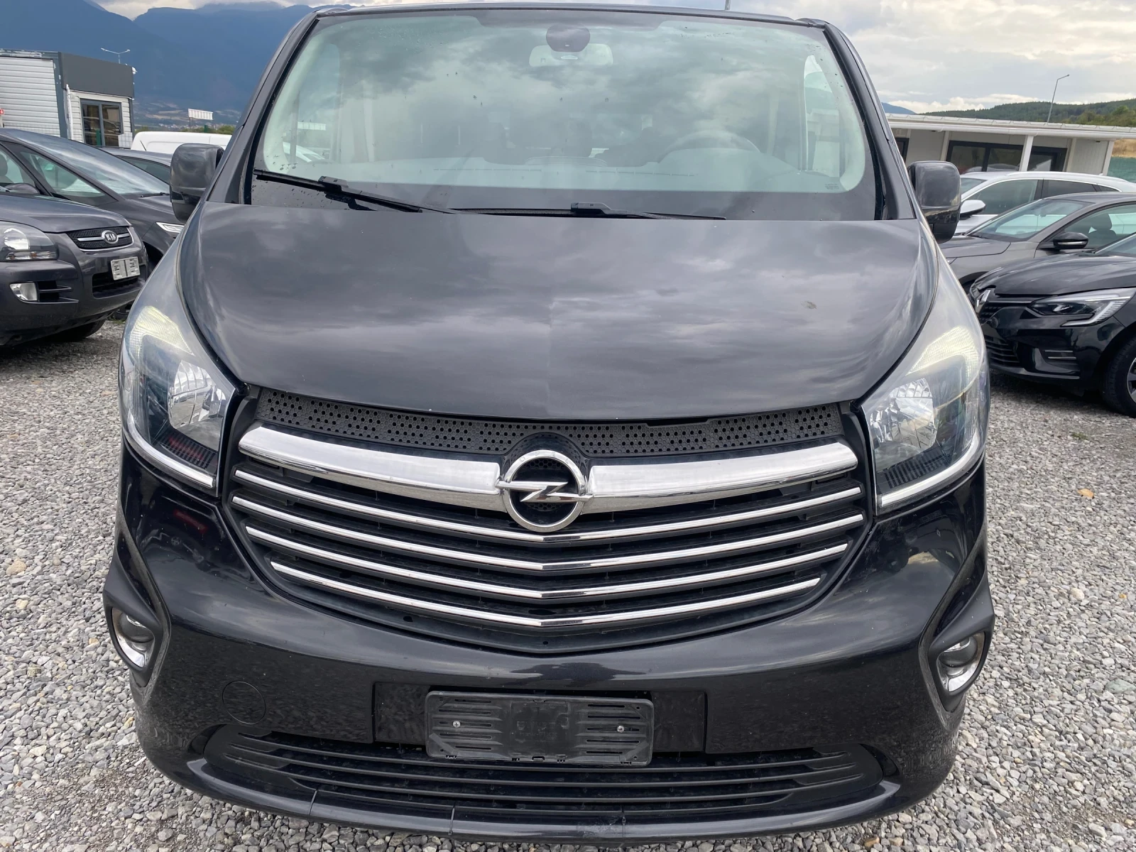 Opel Vivaro 1.6CDTI biturbo 2017.12M 9МЕСТА EVRO6B  - изображение 6