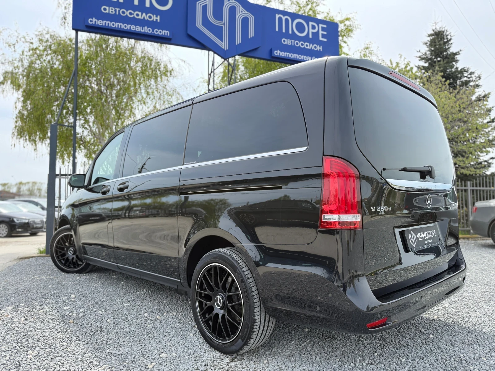 Mercedes-Benz V 250 V 250d 4Matic 190hp 9G Premium, снимка 4 - Бусове и автобуси - 54370326