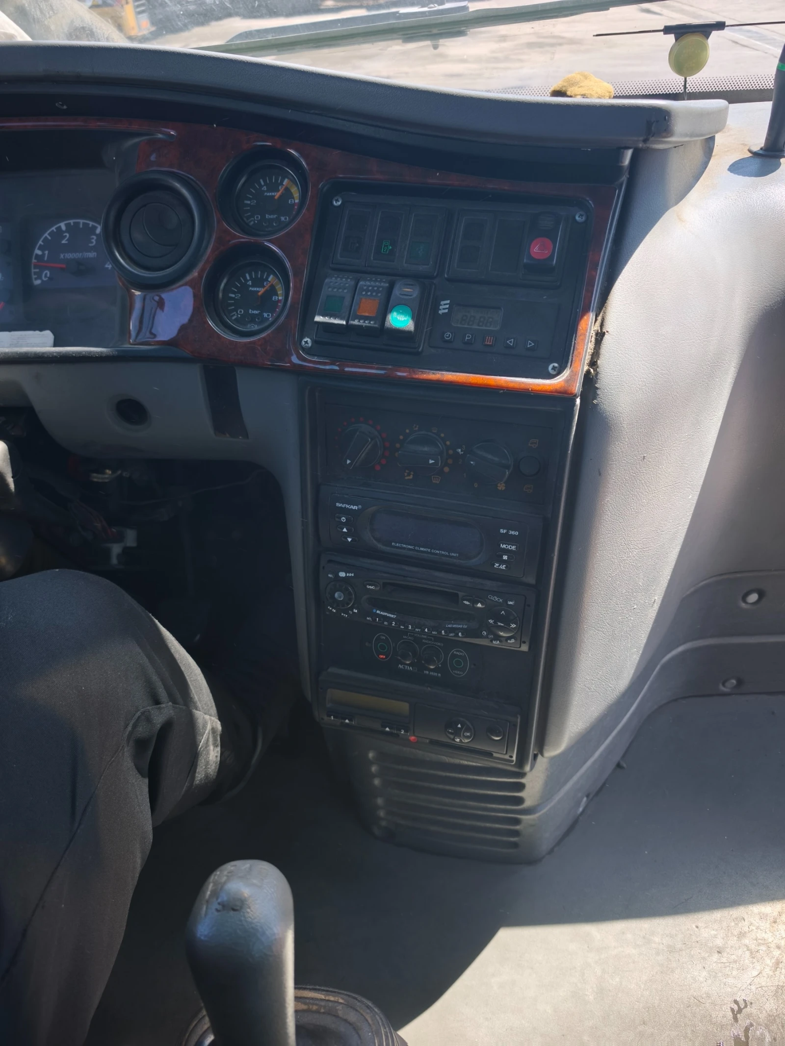 Isuzu Q-BUS 31, снимка 3 - Бусове и автобуси - 55691968